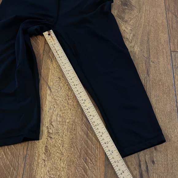 Zyia Active 6-8 Black High Rise Crop Leggings - Picture 6 of 10